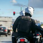 Υποσχέσεις για αυξήσεις μισθών στα σώματα ασφαλείας