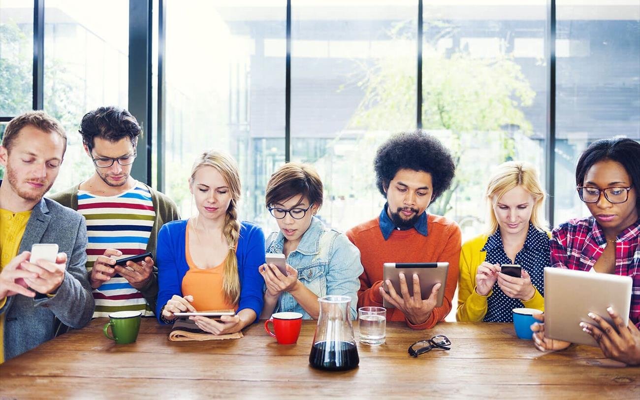 Gen Z: Η γενιά που βιώνει τις περισσότερες απορρίψεις