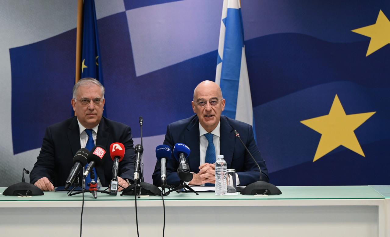 Υπεγράφη η σύμβαση για το εξοπλιστικό πρόγραμμα «Θώραξ»