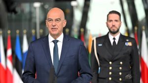 Σήμερα οι ανακοινώσεις Δένδια για τις αυξήσεις στους ένστολους - Ποιο θα είναι το ύψος τους