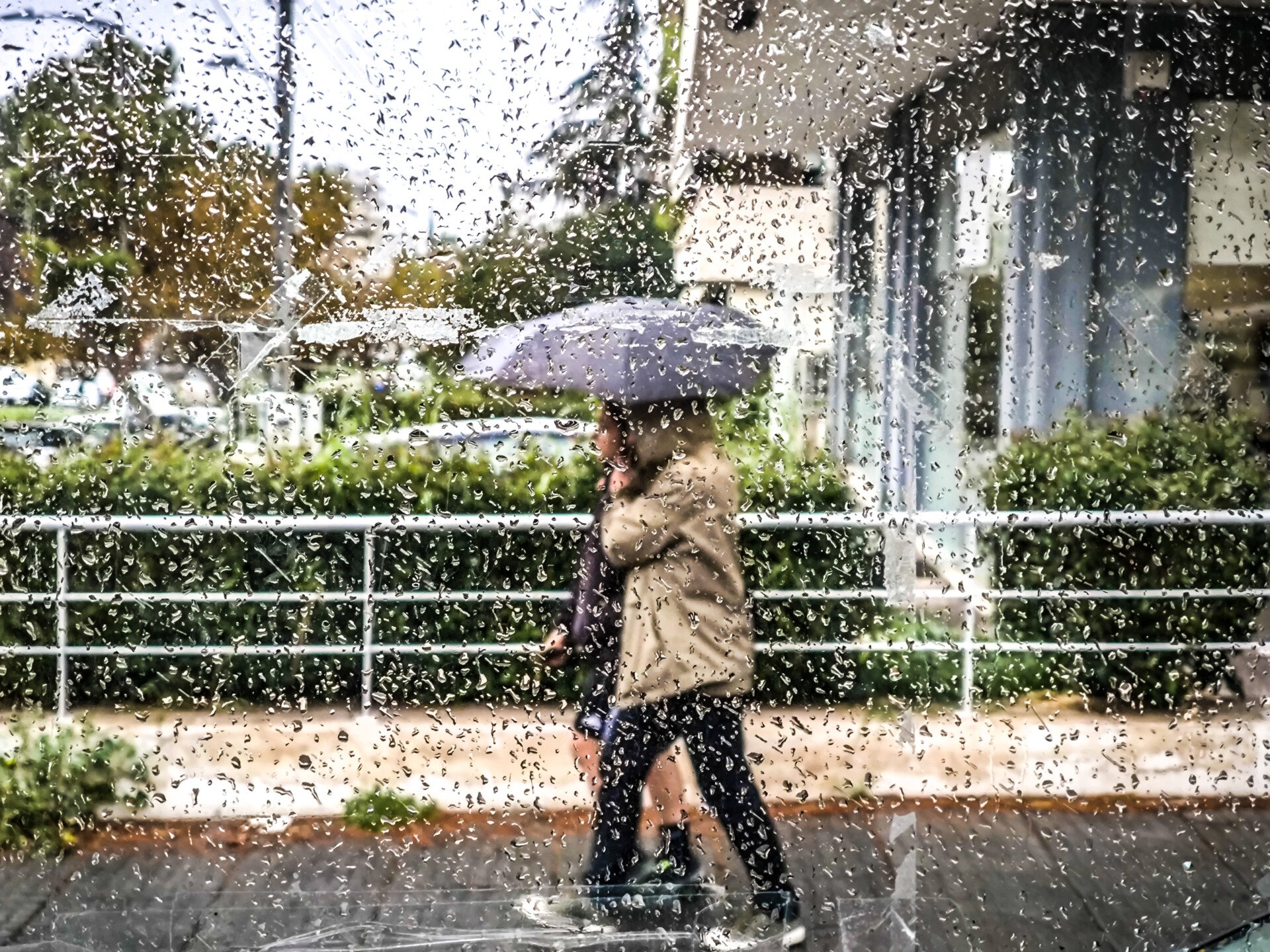 Χειμωνιάτικο σκηνικό στην Μακεδονία - Απαραίτητες οι αλυσίδες στην ορεινή Χαλκιδική