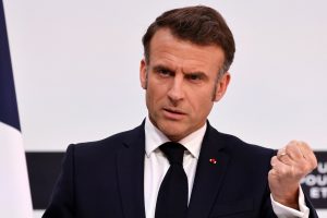 Μακρόν προς Νετανιάχου: «Να μπει τέλος στα πλήγματα στη Γάζα»