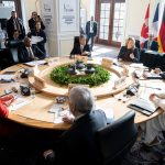 Μπέρμποκ και Κάλας εκφράζουν την αλληλεγγύη τους στον Καναδά «μέσω ενδυμασίας»