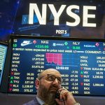 Νέες τεχνολογικές πιέσεις στη Wall Street