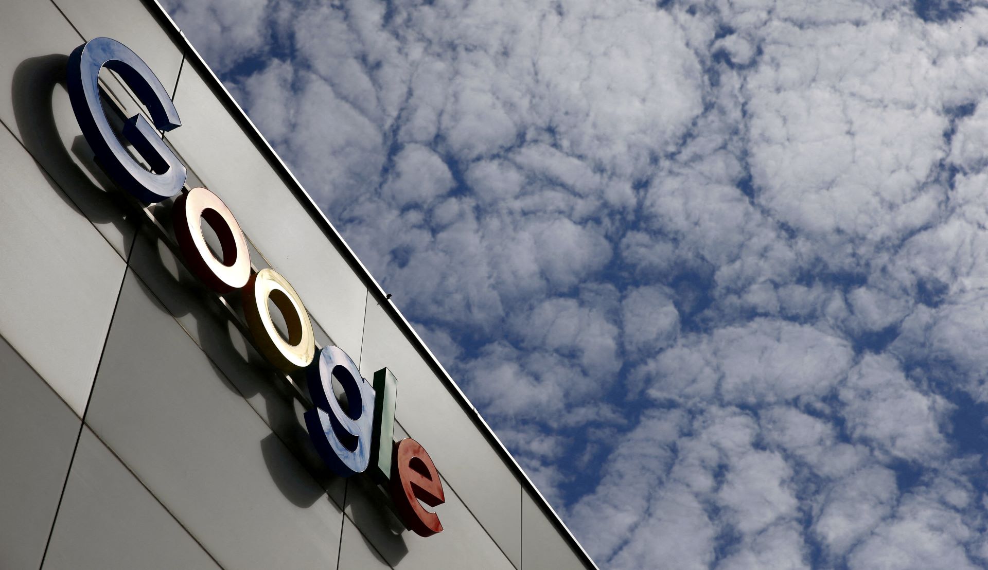 Η Google κατέχει παράνομο μονοπώλιο στη διαφήμιση, σύμφωνα με δικαστή