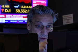 Πτώση στη Wall με φόντο τα πρώτα εταιρικά αποτελέσματα α΄ τριμήνου