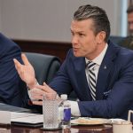 ΗΠΑ: Ο Χέγκσεθ μοιράστηκε ξανά απόρρητες πληροφορίες σε τσατ στο Signal