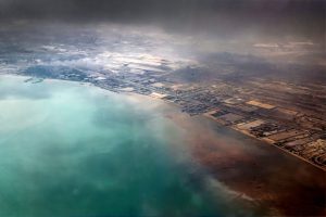 Έκρηξη σε λιμάνι του Ιράν: «Εμπεριστατωμένη έρευνα» ζητά ο Χαμενεΐ