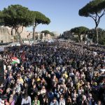 Ιταλία: Διαδήλωση του Κινήματος Πέντε Αστέρων κατά του πολέμου και των εξοπλισμών