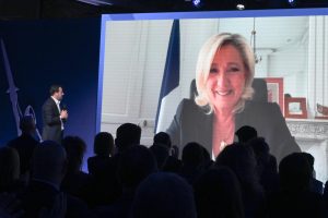 Λε Πεν: Ο αγώνας μας θα είναι ειρηνικός, όπως του Μάρτιν Λούθερ Κινγκ