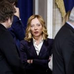 Τα δύο πρόσωπα της Τζόρτια Μελόνι - Το τεντωμένο σκοινί μεταξύ Βρυξελλών και Ουάσιγκτον που καλείται να «περπατήσει»