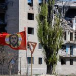 κατεστραμμένο κτίριο από βομβαρδισμό στην Ουκρανία - Εικόνα Χριστού