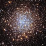 Ένα εκπληκτικό «μελίσσι» άστρων το δώρο του Hubble για τα γενέθλια του (βίντεο)