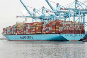 Προειδοποίηση από την κολοσσό Maersk για τον εμπορικό πόλεμο - Υποβαθμίζει τις προβλέψεις για την αγορά κοντέινερ