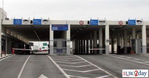Stop στα τελωνεία για παράνομα τσιγάρα, χρυσό, «μαϊμούδες» και... γραβάτες