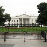 Οργισμένη αντίδραση του Λευκού Οίκου στην υποβάθμιση του αξιόχρεου από τον οίκο Moody’s