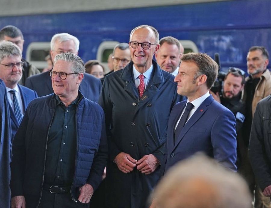 Απατεώνας Macron: Θέλει κατάπαυση πυρός ενώ προσφέρει στρατιωτική βοήθεια στην Ουκρανία