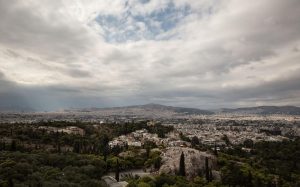 Καιρός: «Καρμπόν» το σκηνικό και σήμερα με αραιές νεφώσεις, σκόνη και υψηλές θερμοκρασίες