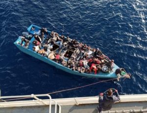 Μαζικά κύματα μεταναστών τις τελευταίες 48 ώρες στην Ελλάδα  – 508 εντοπίστηκαν νότια της Κρήτης