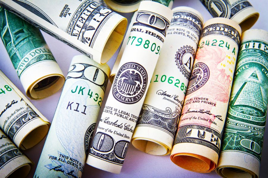 Άνοδος για το ευρώ μετά την παράταση Τραμπ για δασμούς: Στα 1,1380 δολάρια η ισοτιμία - FinanceNews.gr
