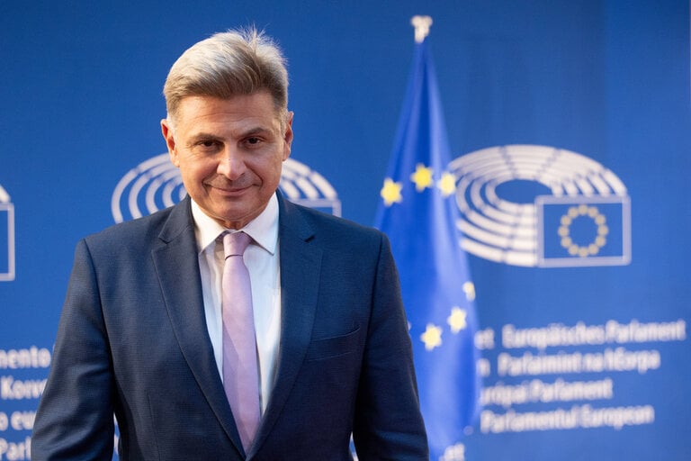 ΣΥΡΙΖΑ: Καταδίκη του Ερντογάν για την επίσκεψη στα Κατεχόμενα ζήτησε ο Ν. Φαραντούρης