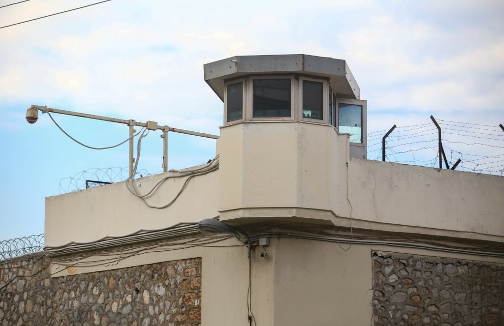 Χρυσοχοΐδης: Φυλακές σε πρώην στρατόπεδο στους Φιλιάτες Θεσπρωτίας