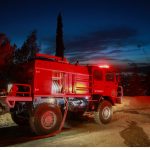 Υπό μερικό έλεγχο η πυρκαγιά σε χαμηλή βλάστηση στην Κύθνο