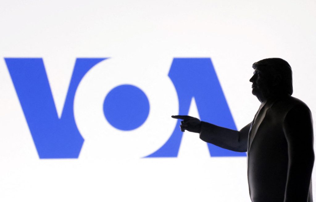 ΗΠΑ: Το Voice of America, το οποίο ο Τραμπ θέλει να καταργήσει, θα επαναλειτουργήσει