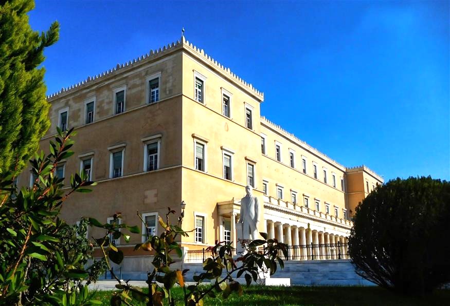 Γραφείο Προϋπολογισμού: Προκρίνει γρήγορη μείωση της φορολογίας μισθωτών και ασφαλιστικών εισφορών - FinanceNews.gr