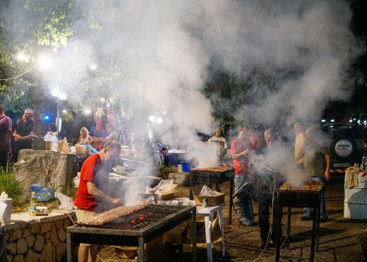 Απαγορεύονται τελικά οι ψησταριές στα πανηγύρια; - FinanceNews.gr