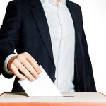 Πολωνία: Ντέρμπι στις προεδρικές εκλογές δείχνουν τα exit polls