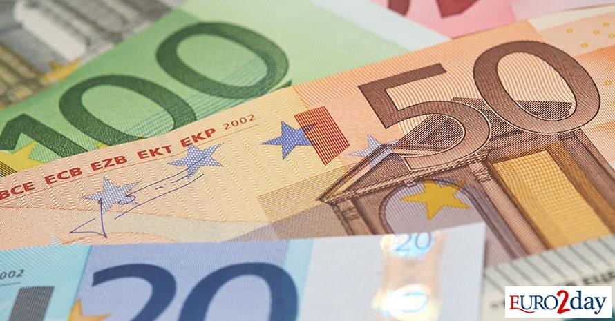 Χαμηλό 3 ετών για το δολάριο