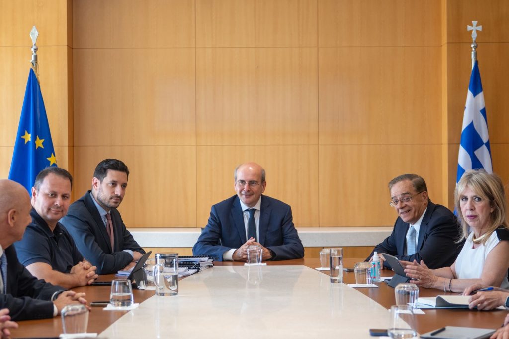 Δωρεά ύψους 14,5 εκατ. ευρώ των 4 συστημικών τραπεζών για αποκατάσταση του σιδηροδρομικού δικτύου στη Θεσσαλία - FinanceNews.gr