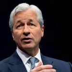 Μαύρη πρόβλεψη από τον Jamie Dimon της JP Morgan: Ζούμε σε εικονική πραγματικότητα, το πραγματικό σοκ έρχεται…