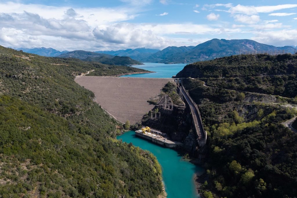 ΔΕΗ: Συνεργασία με τον HSA για τη βιωσιμότητα στην υδροηλεκτρική παραγωγή