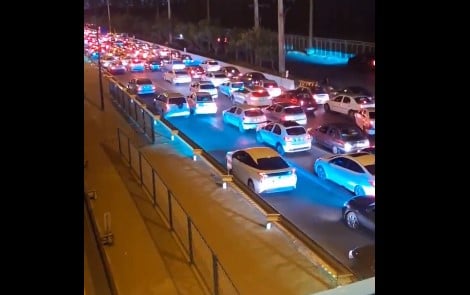 «Μπλόκο» στο δρόμο για την έξοδο από την Τεχεράνη - «Να φύγω. Να επιβιώσω μαζί με την οικογένειά μου» - Βίντεο