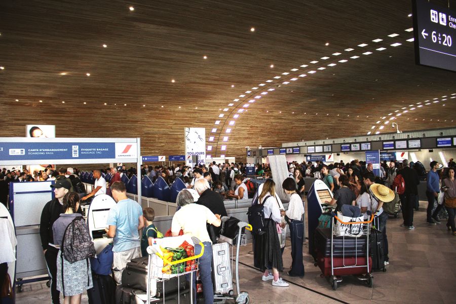 Τουρισμός σε τροχιά ανόδου: Ρεκόρ εισπράξεων και αεροπορικών αφίξεων το 5μηνο - FinanceNews.gr