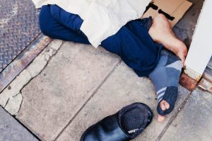 Ανησυχητικά υψηλά ποσοστά φτώχειας στην Ελλάδα - FinanceNews.gr