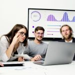 Γυναίκες και νέοι στο επίκεντρο: Τα σχέδια της κυβέρνησης για την απασχόληση - FinanceNews.gr