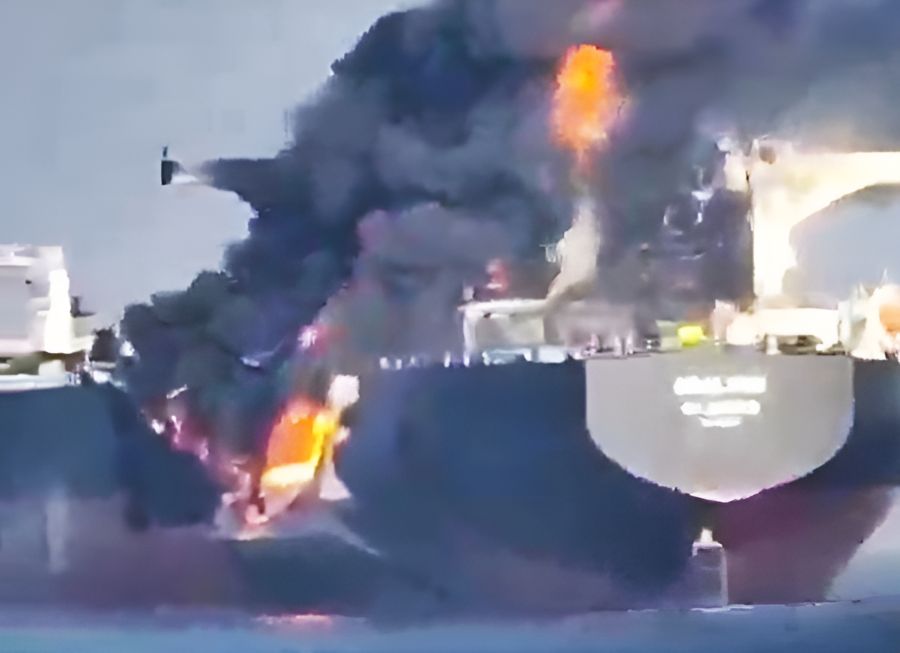 Σύγκρουση 2 τάνκερ στα Στενά του Ορμούζ: Spoofing και jamming στα AIS προκαλούν χάος - FinanceNews.gr
