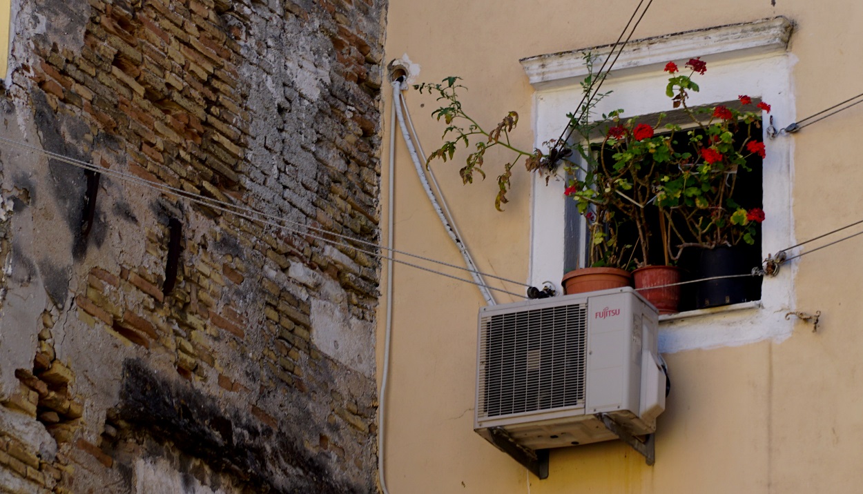 Πώς να χρησιμοποιείτε έξυπνα το air condition χωρίς να «καίτε» το πορτοφόλι σας