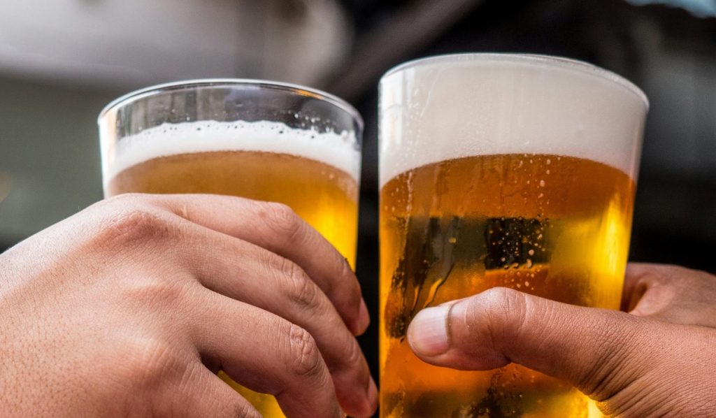 Πώς να παγώσεις μια μπύρα μέσα σε 2 λεπτά