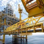 Κυρώσεις ΕΕ στην Ρωσία: Πλαφόν στο πετρέλαιο, 20 τράπεζες εκτός Swift