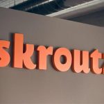 Στο εδώλιο της Επιτροπής Ανταγωνισμού η Skroutz για κατάχρηση δεσπόζουσας θέσης