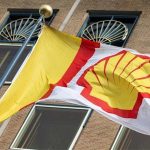 Βουτιά 32% για τα κέρδη της Shell