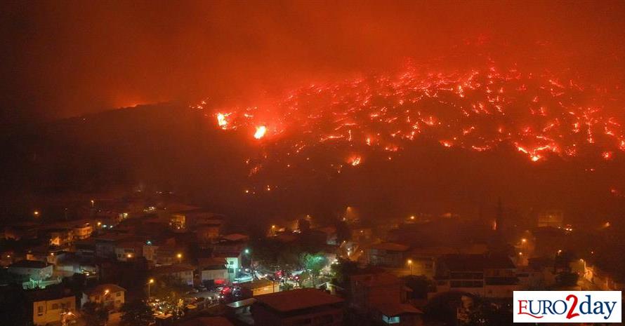 Εικόνες αποκάλυψης από τις πυρκαγιές στην Προύσα της Τουρκίας