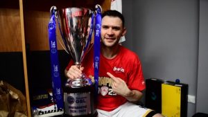 «Παραμένει στο λιμάνι»: Συνεχίζει στον Ολυμπιακό ο Παπανικολάου!