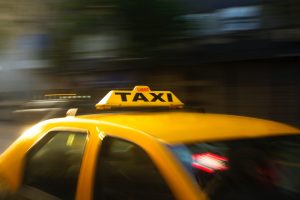 Απίστευτη απάτη: Ταξιτζής ζήτησε 310€ για διαδρομή αεροδρόμιο-Σύνταγμα - FinanceNews.gr
