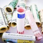 Πιέσεις στο ευρώ: Σενάριο περαιτέρω πτώσης για το EUR/USD - Τι δείχνουν RSI και MACD - FinanceNews.gr