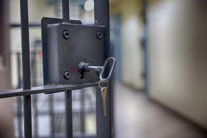 Κινηματογραφική απόδραση από γαλλικές φυλακές - Το έσκασε μπαίνοντας στον σάκο συγκρατούμένου του